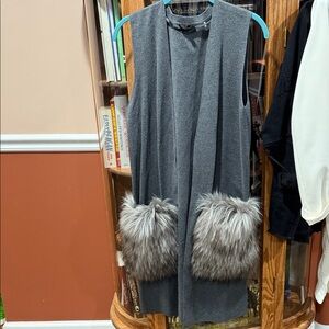Chic Gray Vest with Faux Fur Accents